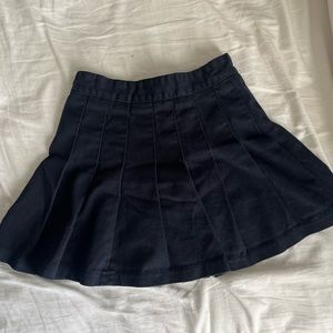 Brandy melville pleaded skirt